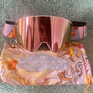 Blenders Eyewear Aura Snow Goggles, Adult. Color “Diva Drama”